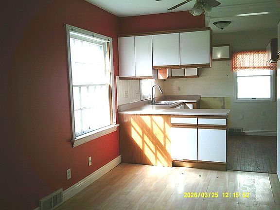 5th image of 1725 23rd Ave