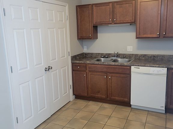 4th image of 27 Arbor Creek Dr