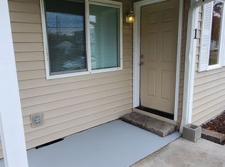 825 Maple St APT 1, Longview, WA 98632