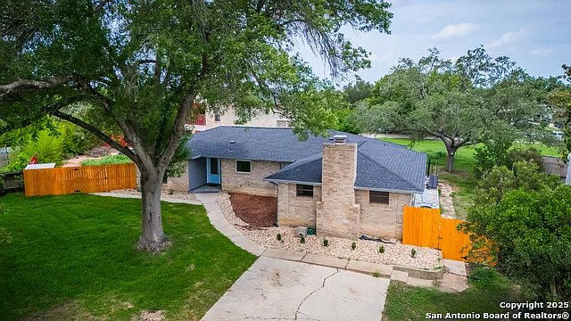 1002 River Oak Main House Seguin Ter #MAIN HOUSE — Photo 2