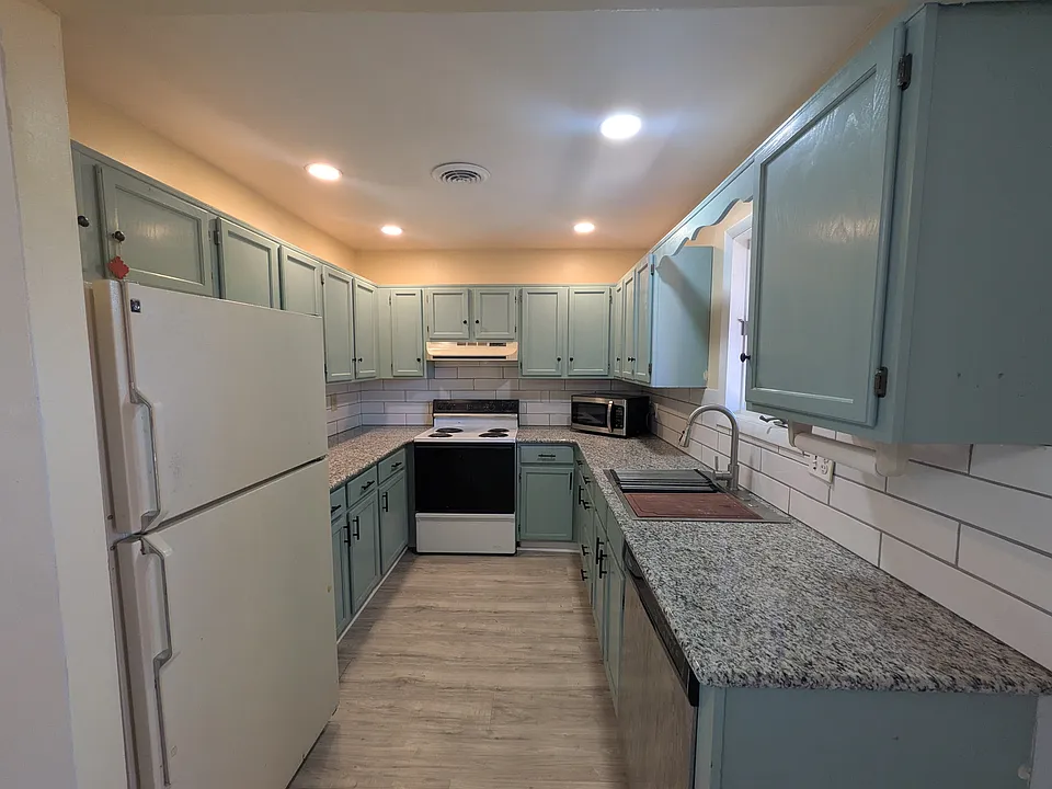 27 Valley Cir