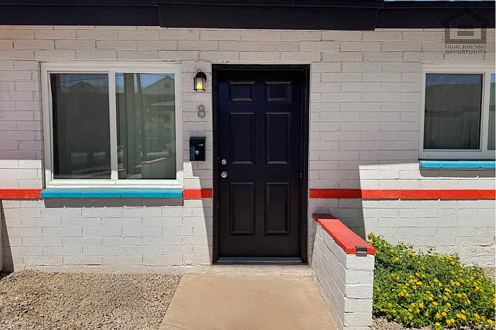 1342 E Willetta St #8 — Photo 7