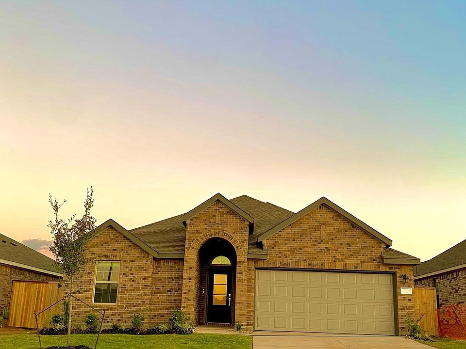 Front view of home