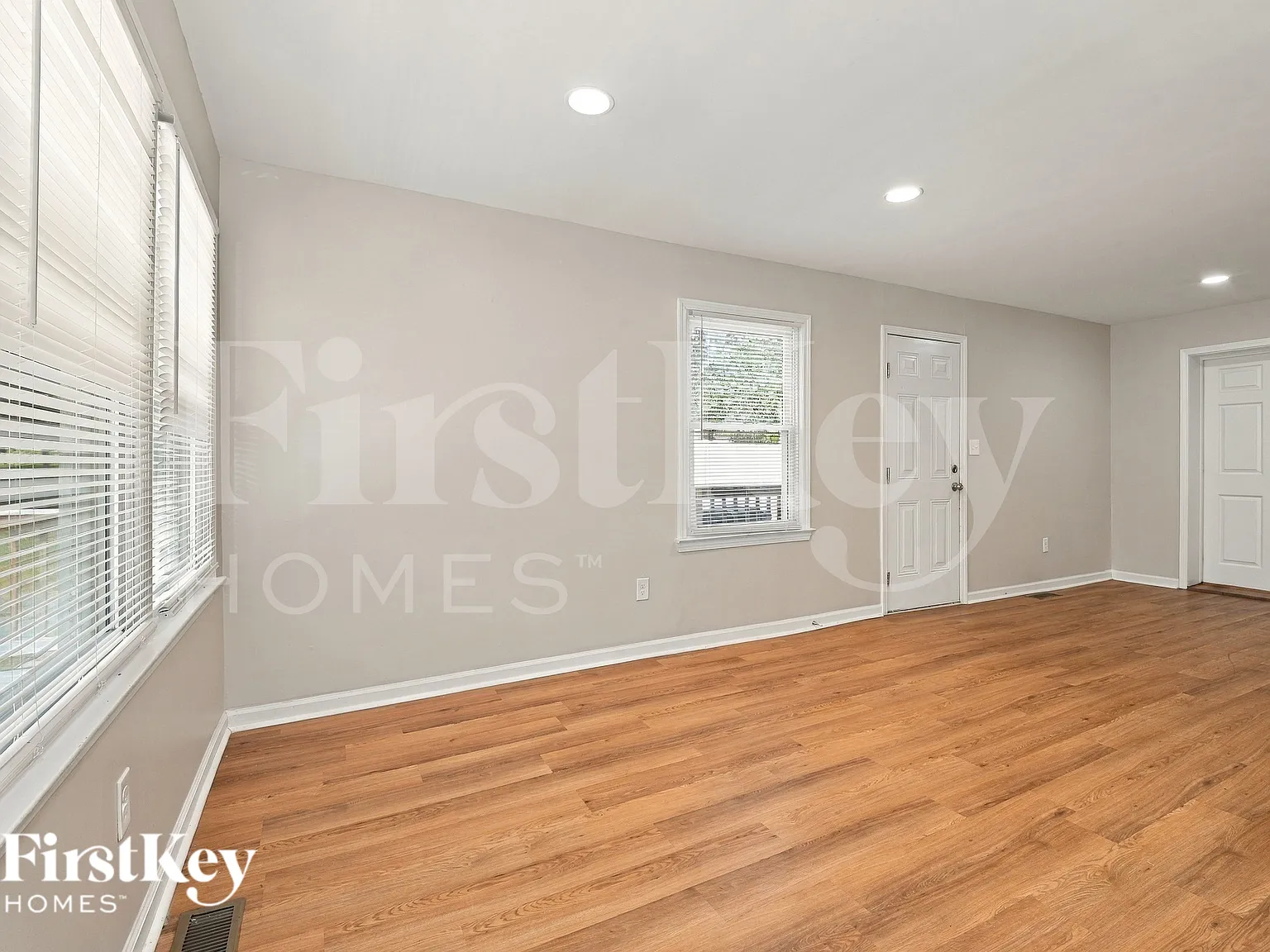 4 bed, 2.0 bath, 1311 sqft, $1,695 — Photo 2