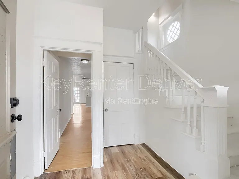 1118 6th St #A — Photo 3