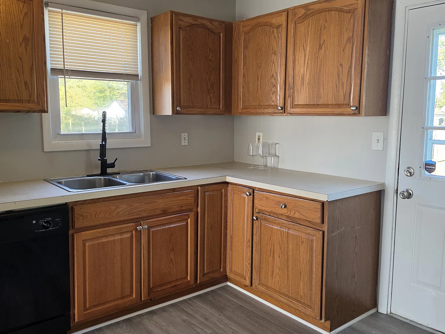 4 bed, 1159 sqft, $1,550 — Photo 4