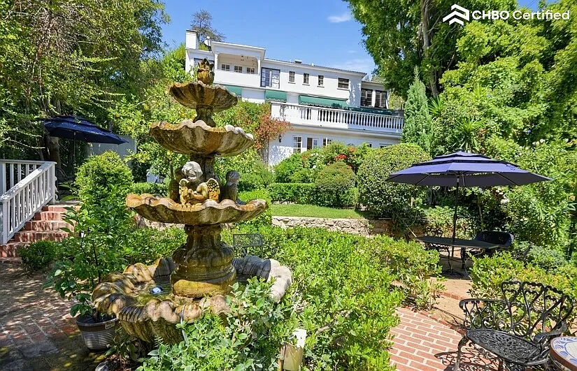 Guest House in West Hollywood Hills CA — Photo 3