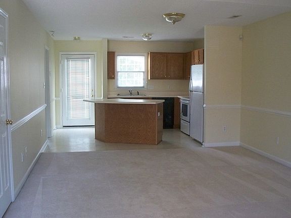 2nd image of 109 Woodridge Dr