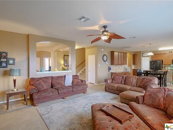 3rd image of 719 Evergreen Farm Dr