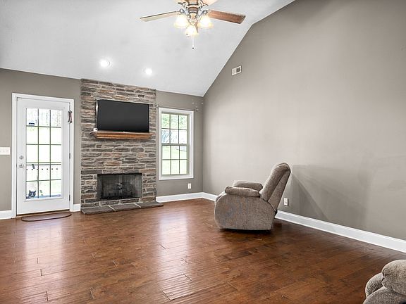 5th image of 1834 Patricia Dr
