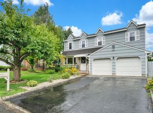 101 Apple Tree Ln, Union, NJ 07083