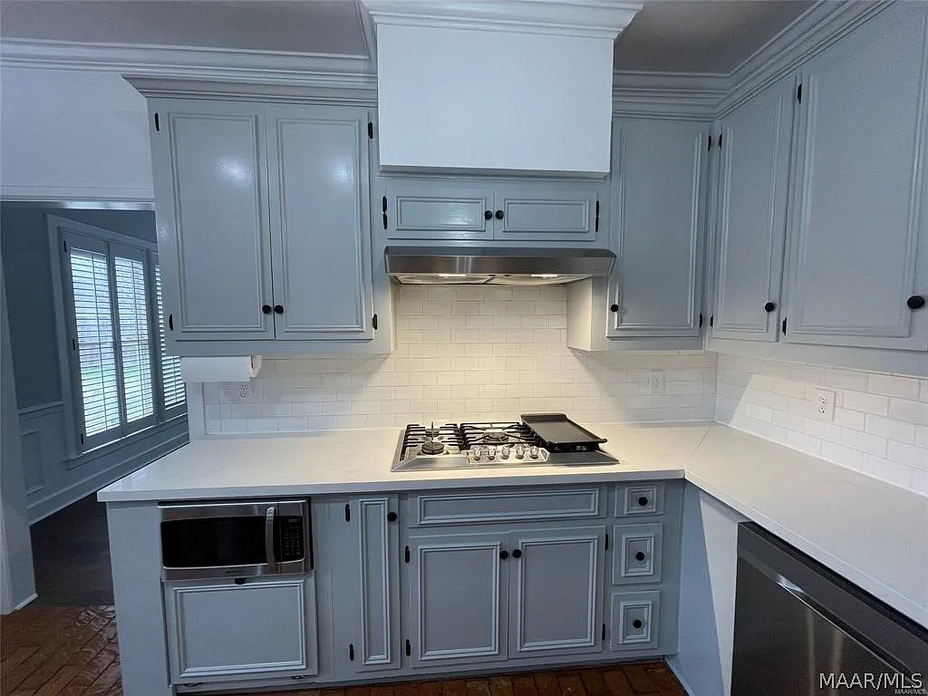 4 bed, 3.5 bath, 3684 sqft, $2,900 — Photo 3