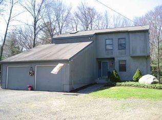 26 Old Turnpike Rd, Brookfield, CT 06804