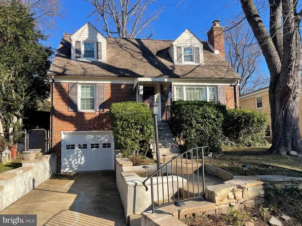 911 N Lexington St, Arlington, VA 22205