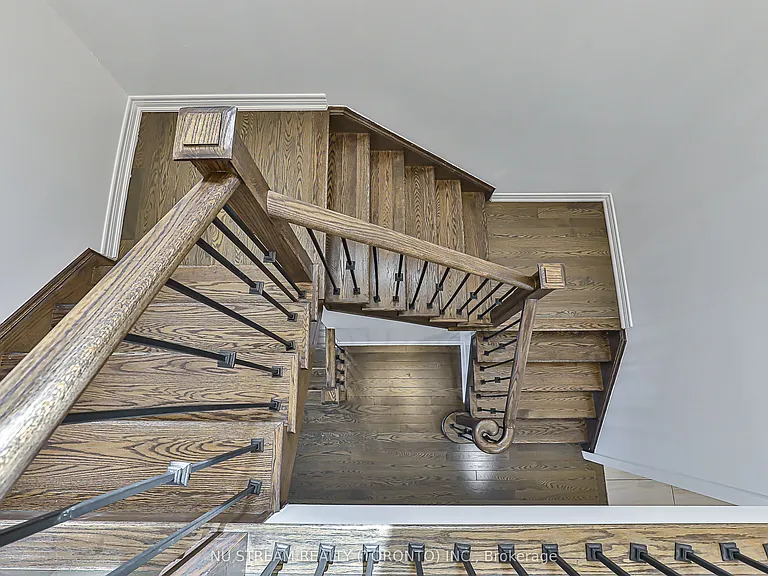 194 Paradelle Dr — Photo 45