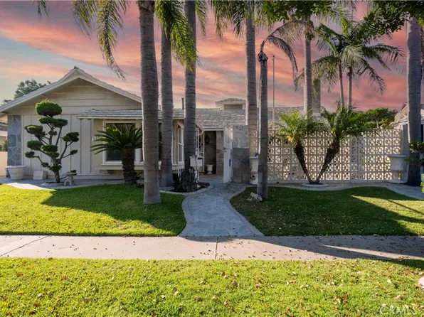3241 Yellowtail Dr, Los Alamitos, CA 90720