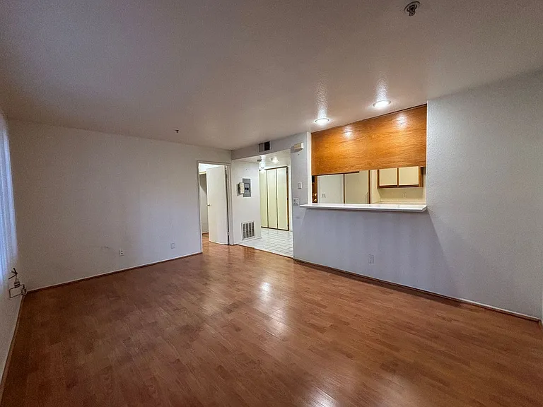 314 Lincoln Ave — Photo 2