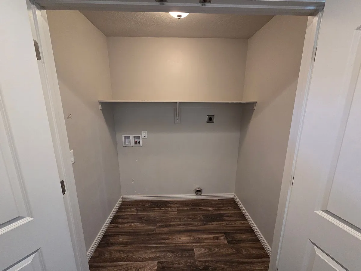Building Photo - 325 N Red Stone Rd #42