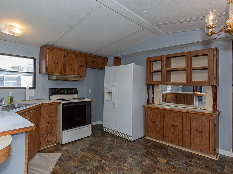 90 Fabric Dr — Photo 9