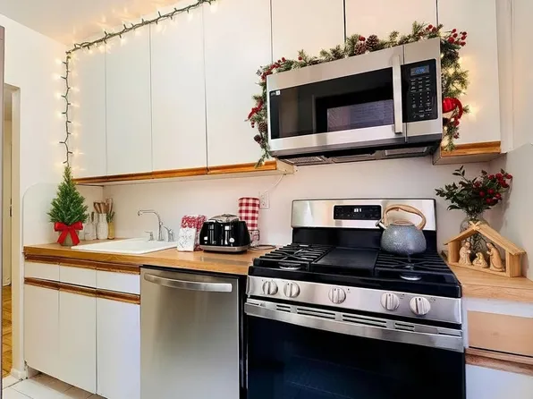 32-22 91st Street image 4 of 14