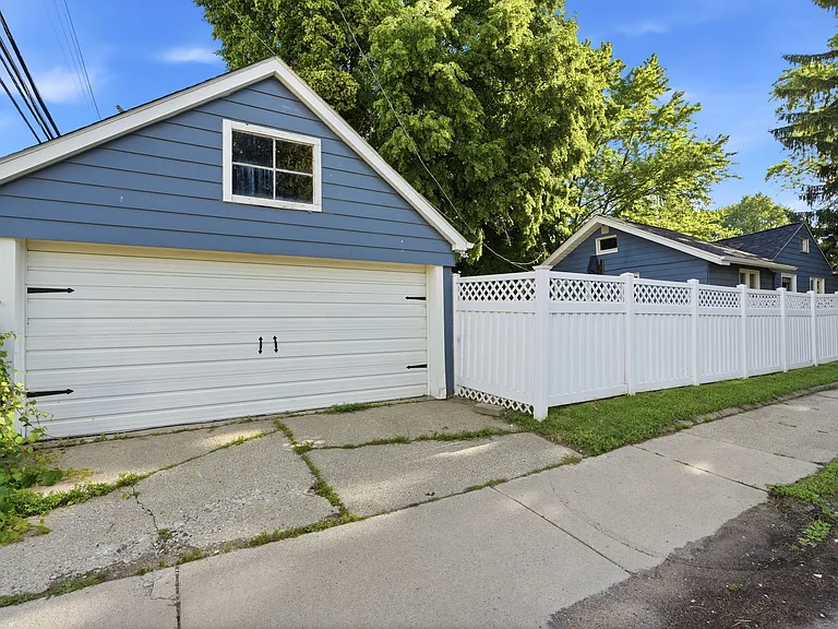 3175 McDowell St — Photo 27