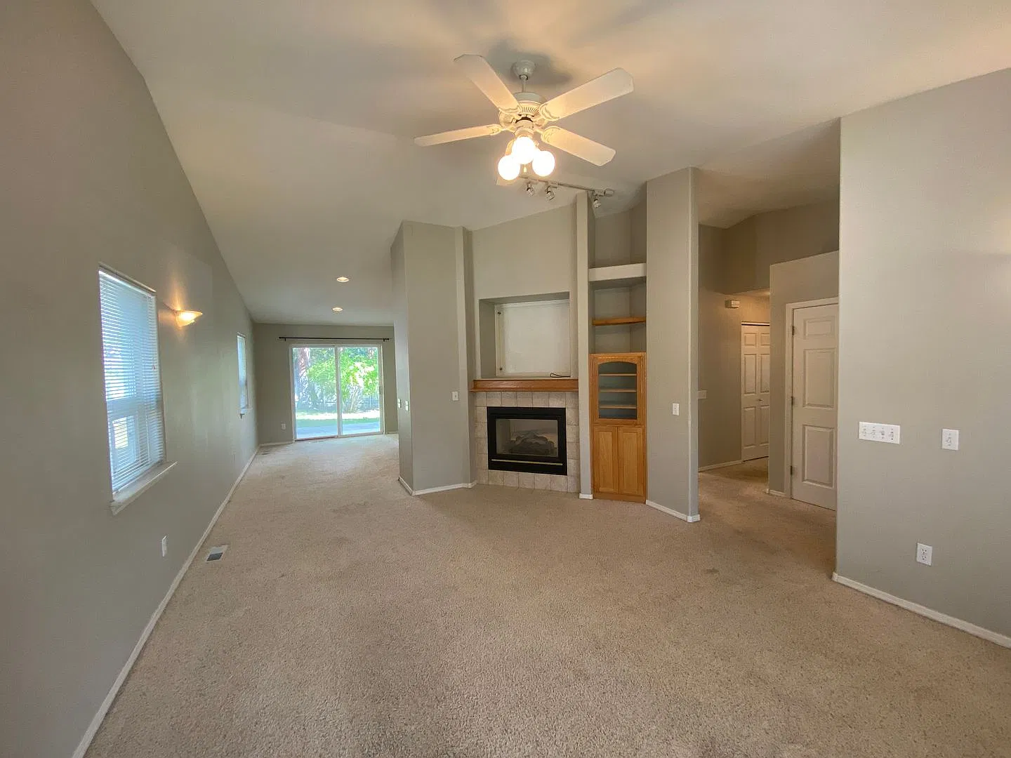 Knoxville, 1145 NW - 01145-KNOX — Photo 3