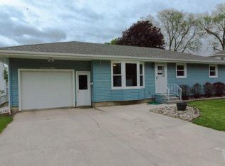 615 2nd Ave SW, Hampton, IA 50441