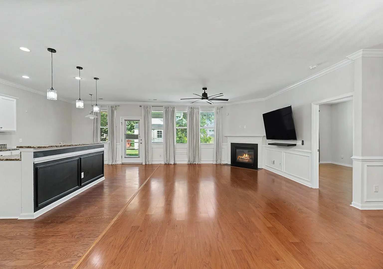 Beautiful 3BR Home in Liberty Hall Plantation | Pond Views & Community Amenities — Photo 4