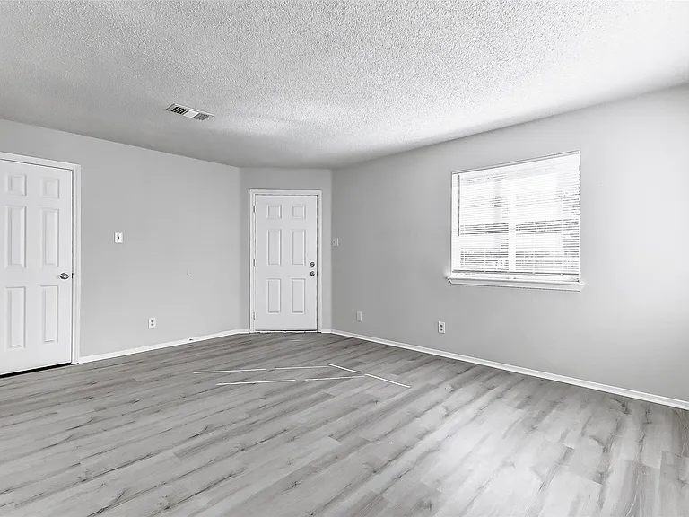 702 Lyle West Ave #C — Photo 4