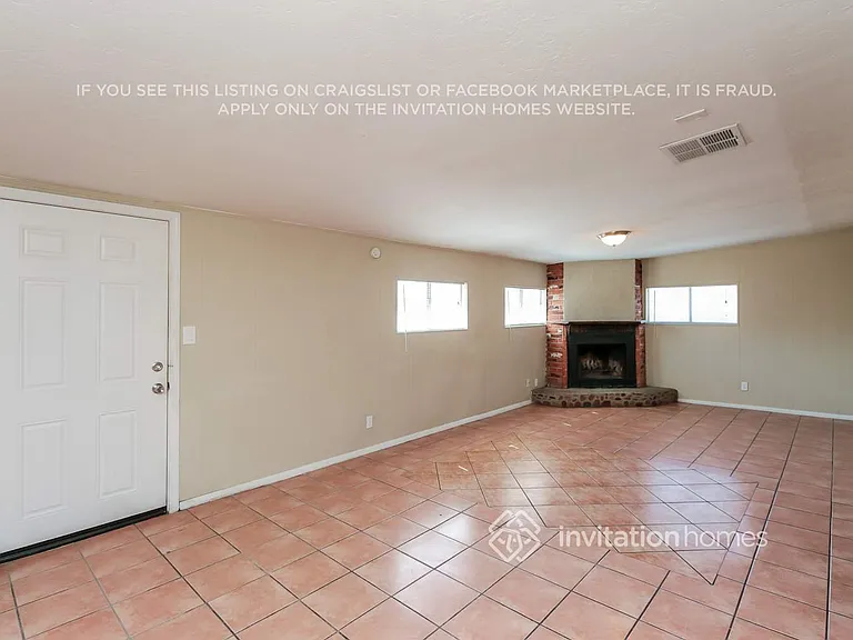 449 S Stewart — Photo 2