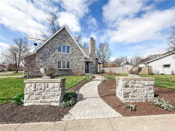 906 Ash St, Marshall, IL 62441