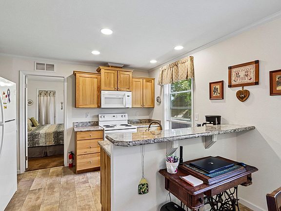 2nd image of 15941 Durand Ave #4B