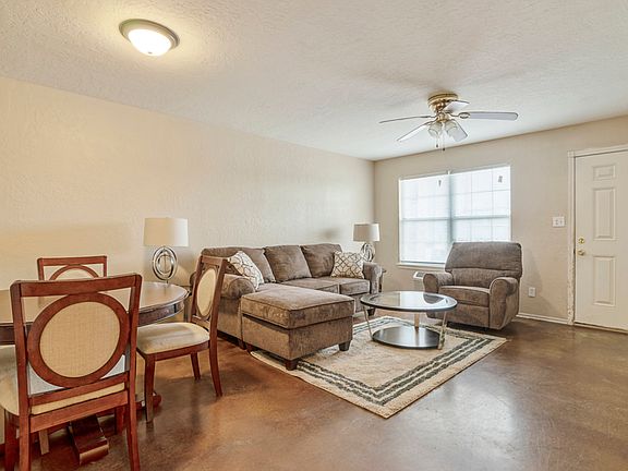 3rd image of 2416 SW G Ave APT 202
