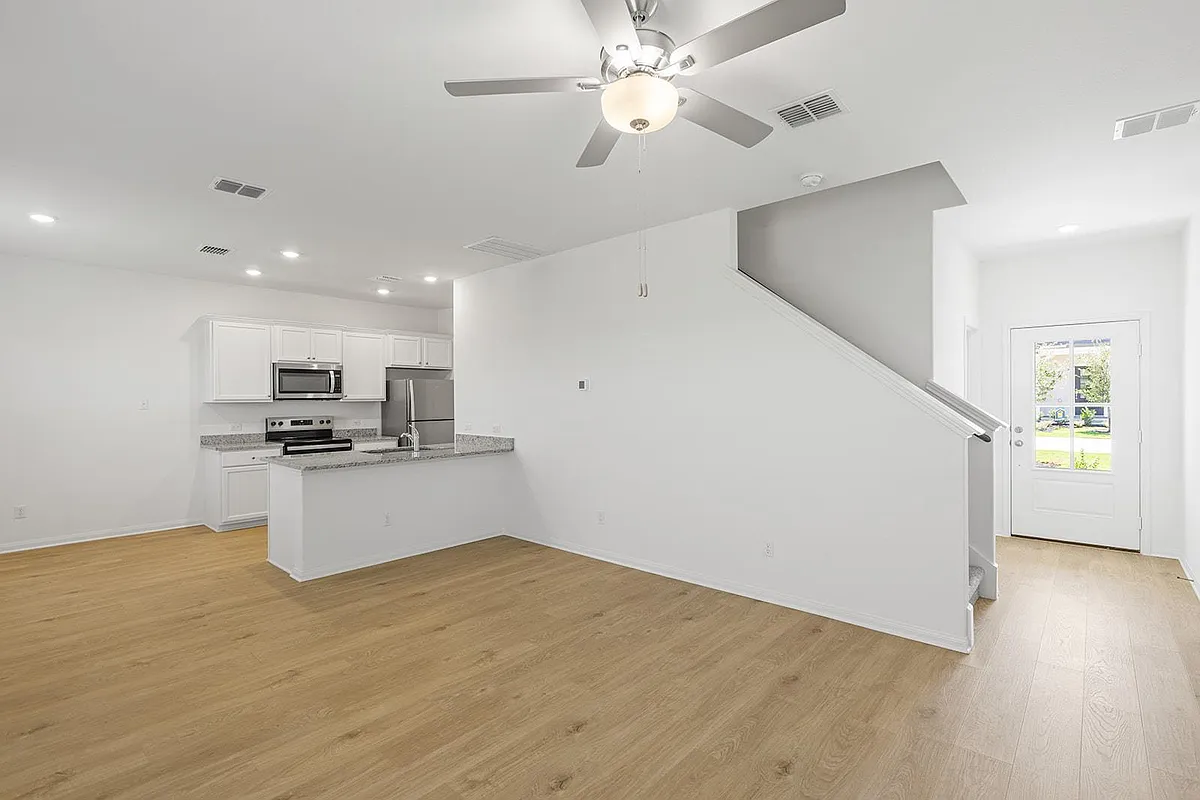 Building Photo - 137 Desert Hare Dr