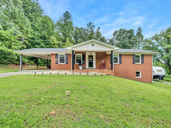 136 Mayberry Cir, Bassett, VA 24055
