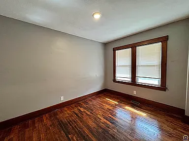 329 NW Waite St — Photo 17