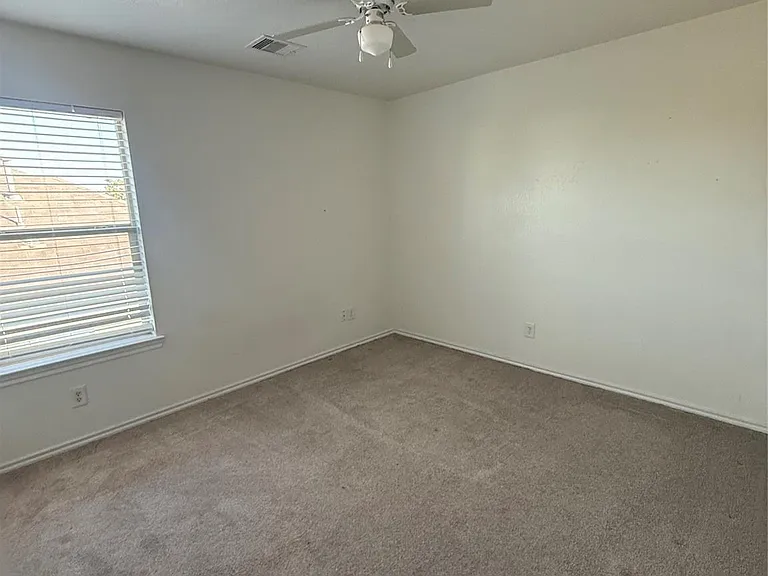 4330 Sprangletop Ave — Photo 12