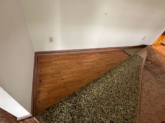 5th image of 1415 Benton St