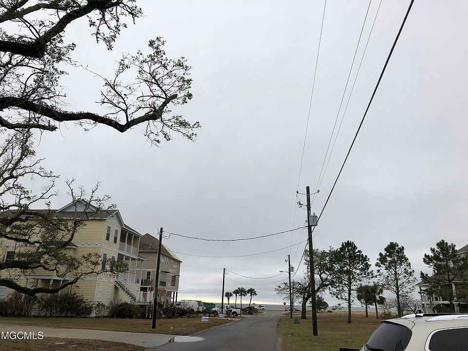 2nd image of 252 S Lang Ave