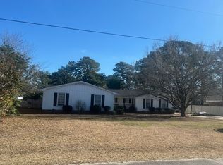 1022 Left Bank Dr, Florence, SC 29501