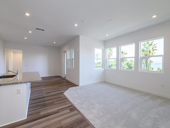 5th image of 1522 S Urbana St #1522