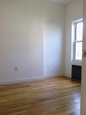 Rented by Evergreen Apartments BK | media 8