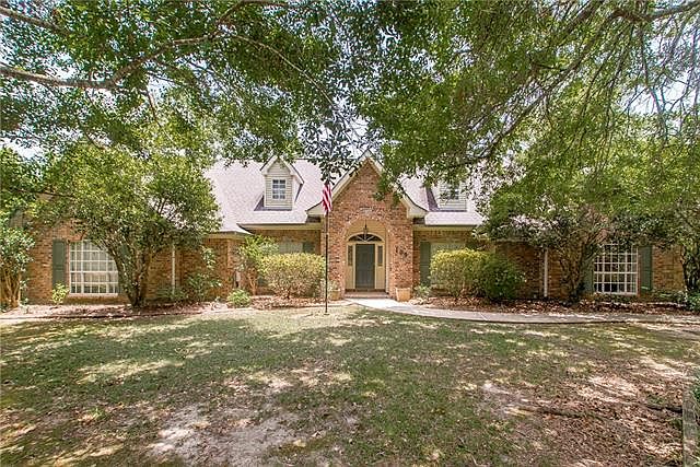 1st image of 134 Century Oak Ln