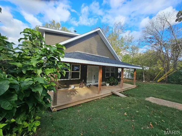 110 E Pine St, Van Buren, MO 63965