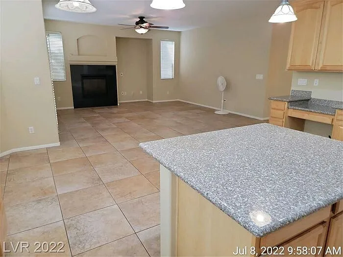 2768 Craigmillar St — Photo 11