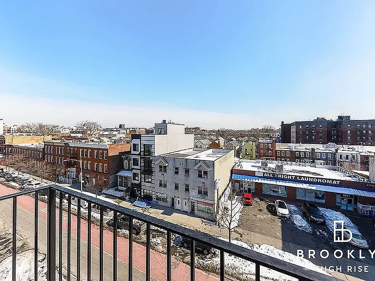 1010 Rogers Ave #5E — Photo 7