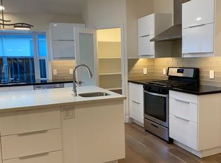 818 Sevely Dr #818, Mountain View, CA 94041
