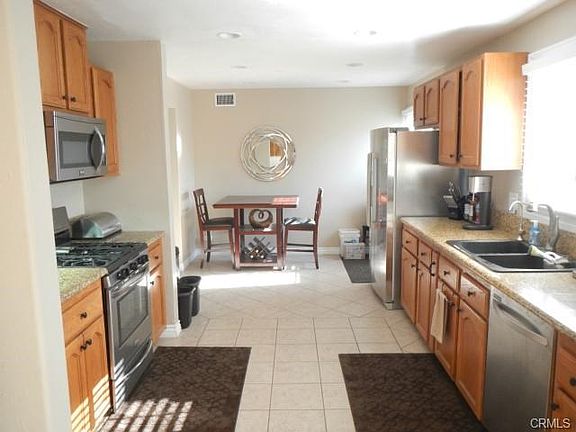 3rd image of 1122 Eldon Ave