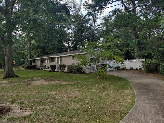 4th image of 215 Sherwood Dr