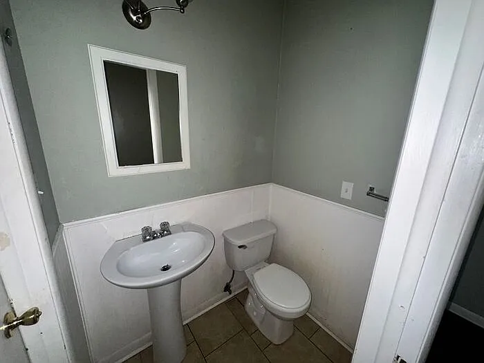 511 Manor Dr — Photo 10